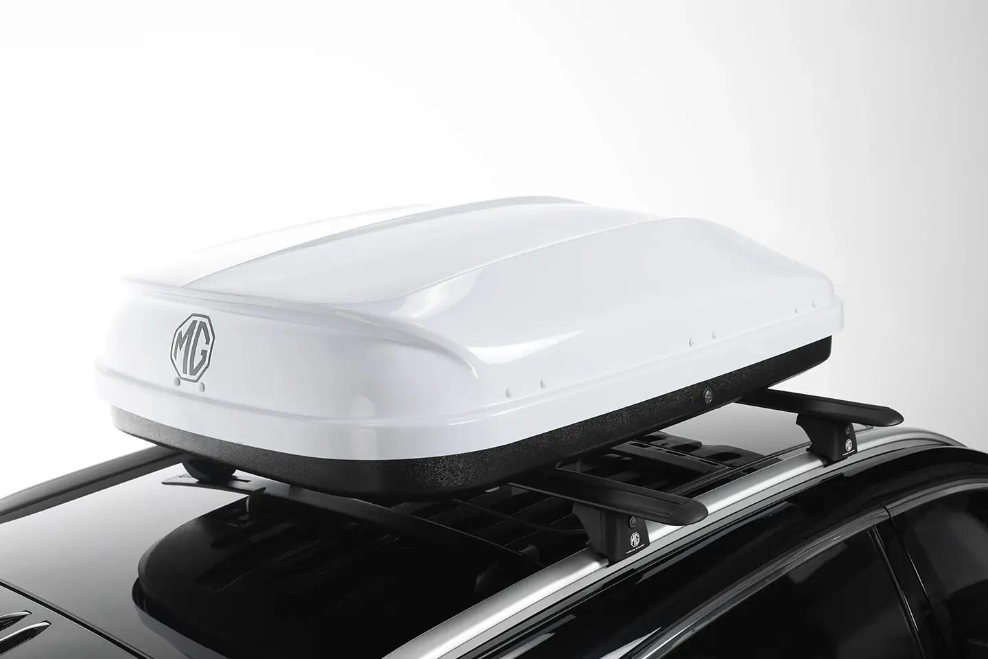 https://cdn.mgmotor.com.mx/storage/accesorios/generales/mg-generales-portaequipaje-blanco-ch-450l.webp
