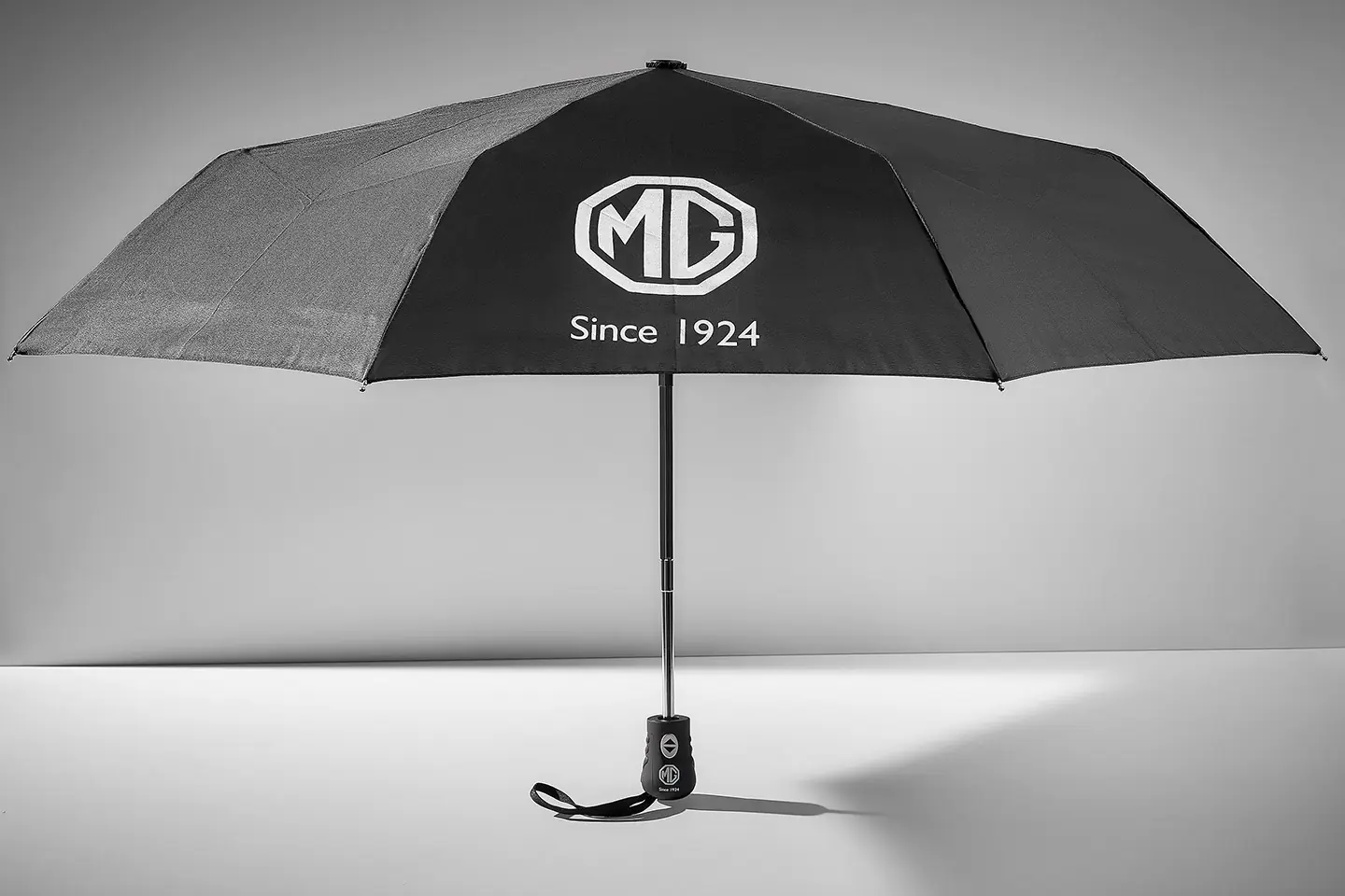 https://cdn.mgmotor.com.mx/storage/accesorios/generales/mg-generales-sombrilla-ch.webp