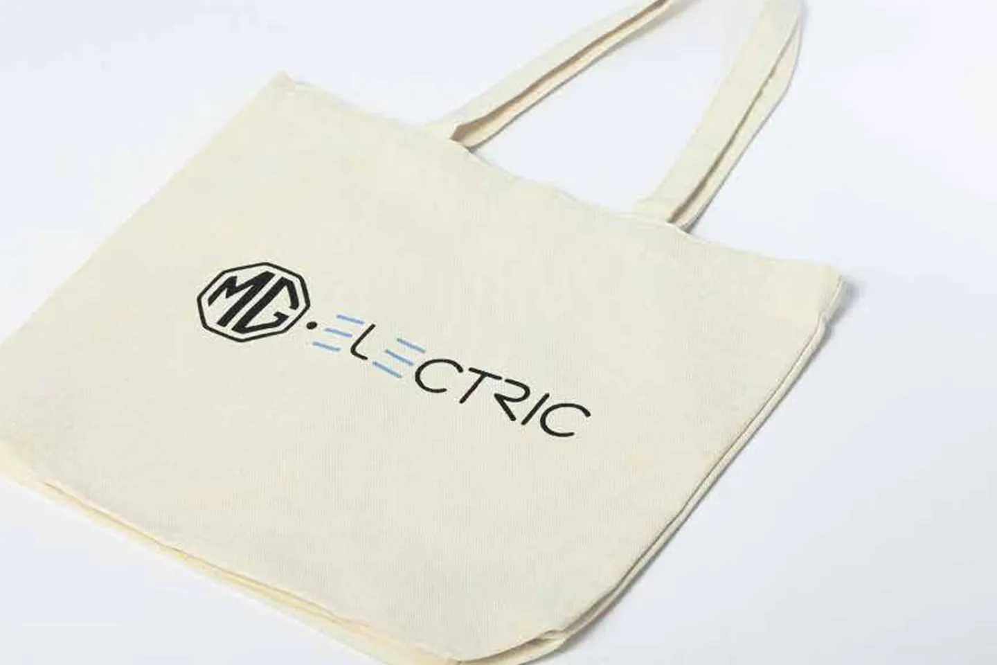 https://cdn.mgmotor.com.mx/storage/accesorios/generales/mg-generales-totebag.webp
