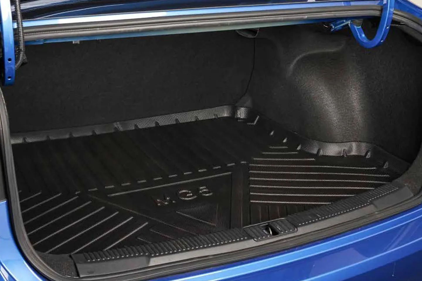 https://cdn.mgmotor.com.mx/storage/accesorios/mg5/mg-mg5-tapete-de-cajuela-mg5.webp